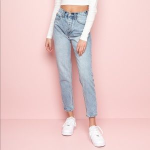 NWT - Brandy Melville “Jane” Jeans size small.